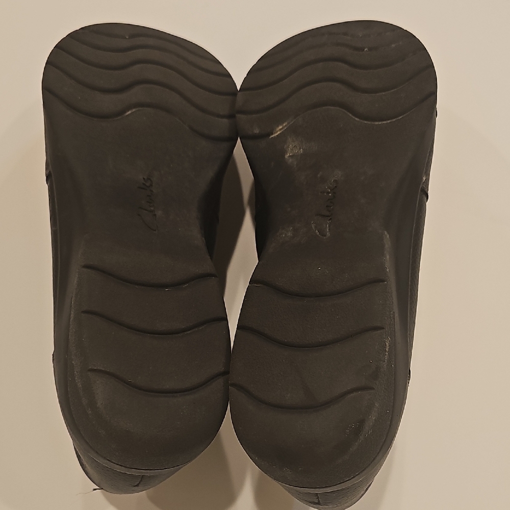 Clarks Black Leather Slip-On Flats Women's Size 9 - Picture 8 of 8